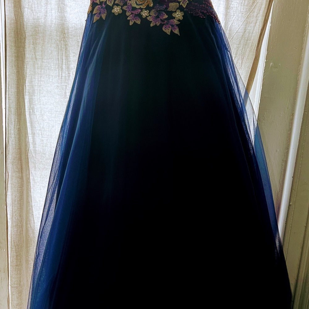CAMILLE LA VIE JOVANI Elegant Navy Blue Ball Gown with Floral Embroidery SIZE 8